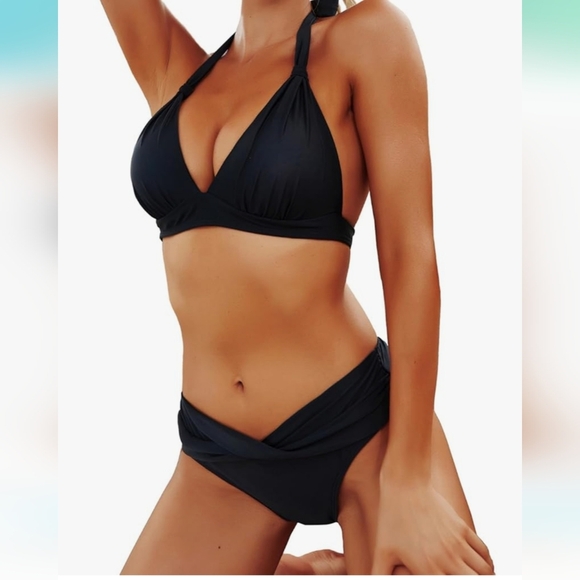 Elegant Black Bikini Set - Picture 4 of 8